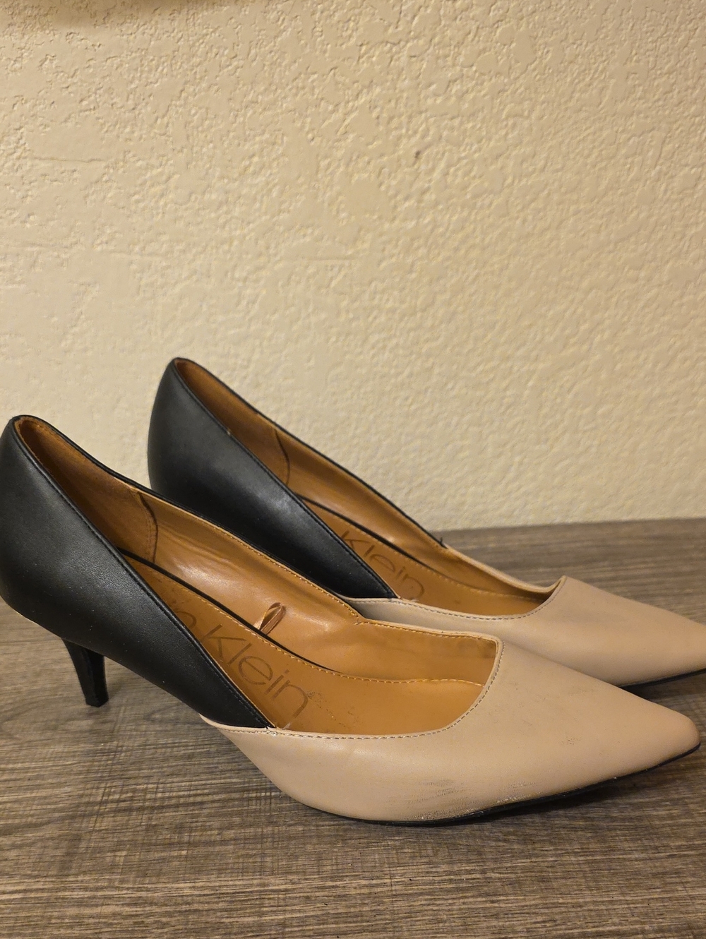 Calvin Klein Two-Tone Black and Nude Pointed-Toe Pumps Size 10